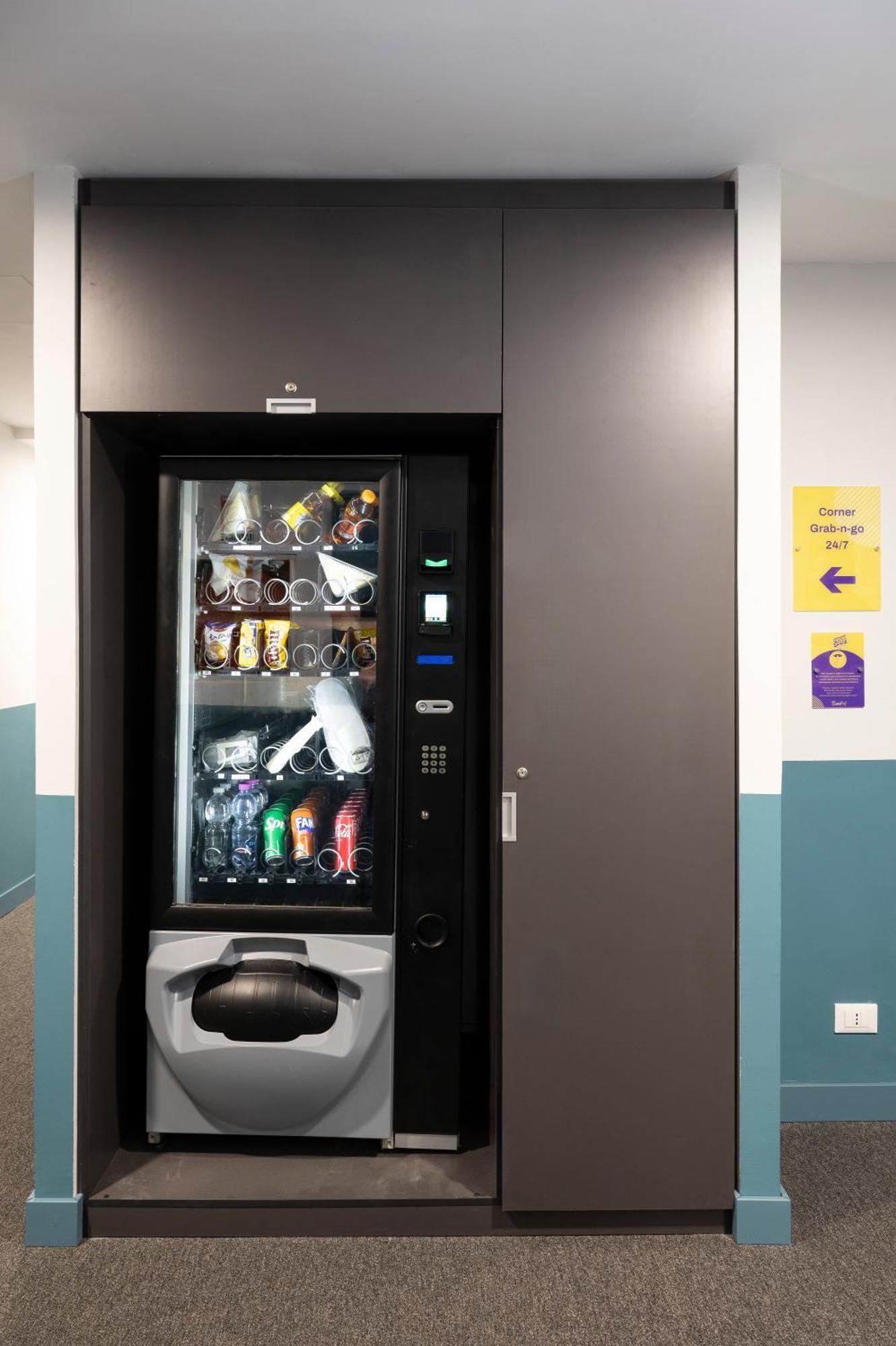 Rome Ciampino Smart Hotel エクステリア 写真