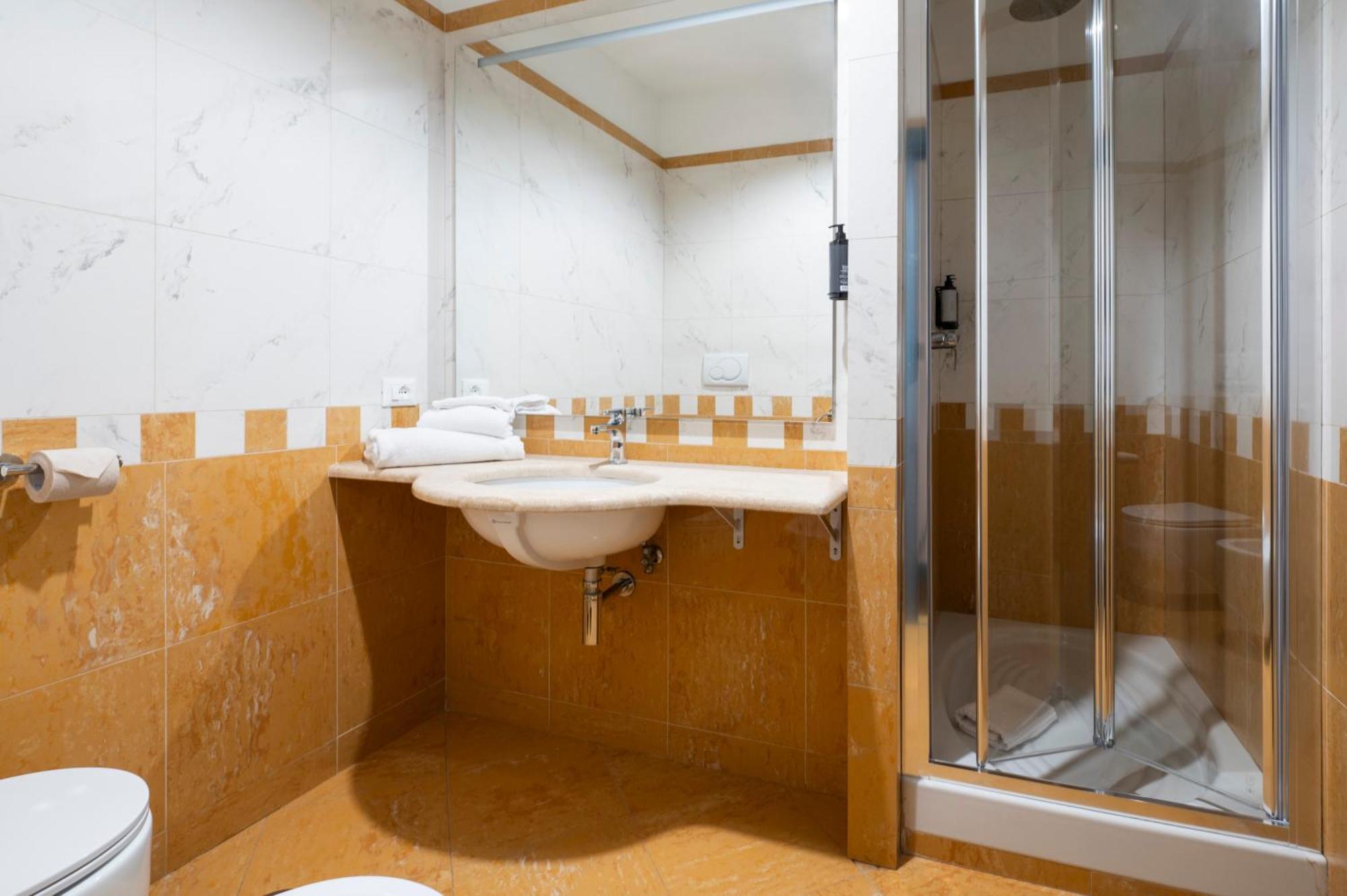 Rome Ciampino Smart Hotel エクステリア 写真