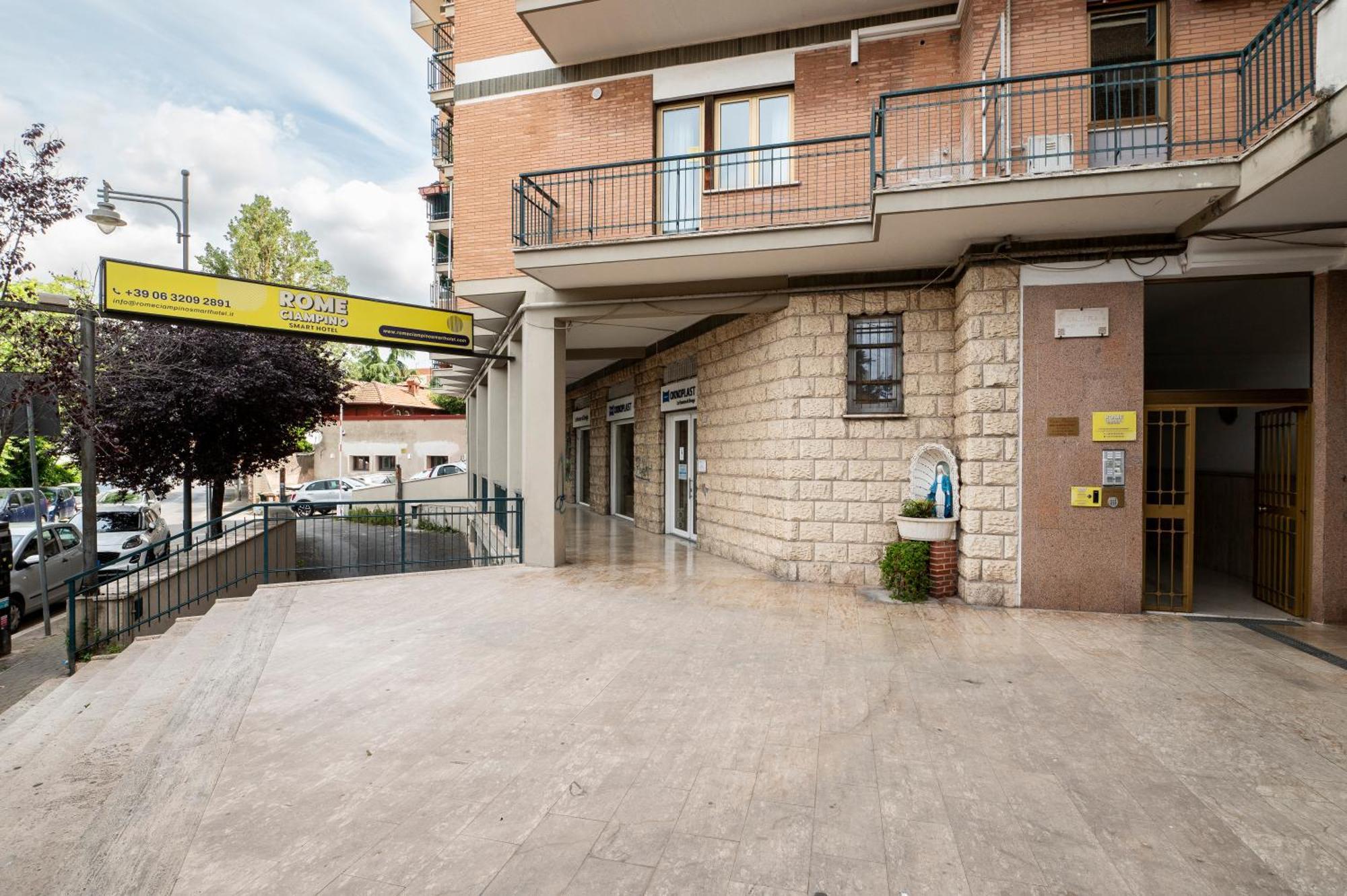 Rome Ciampino Smart Hotel エクステリア 写真