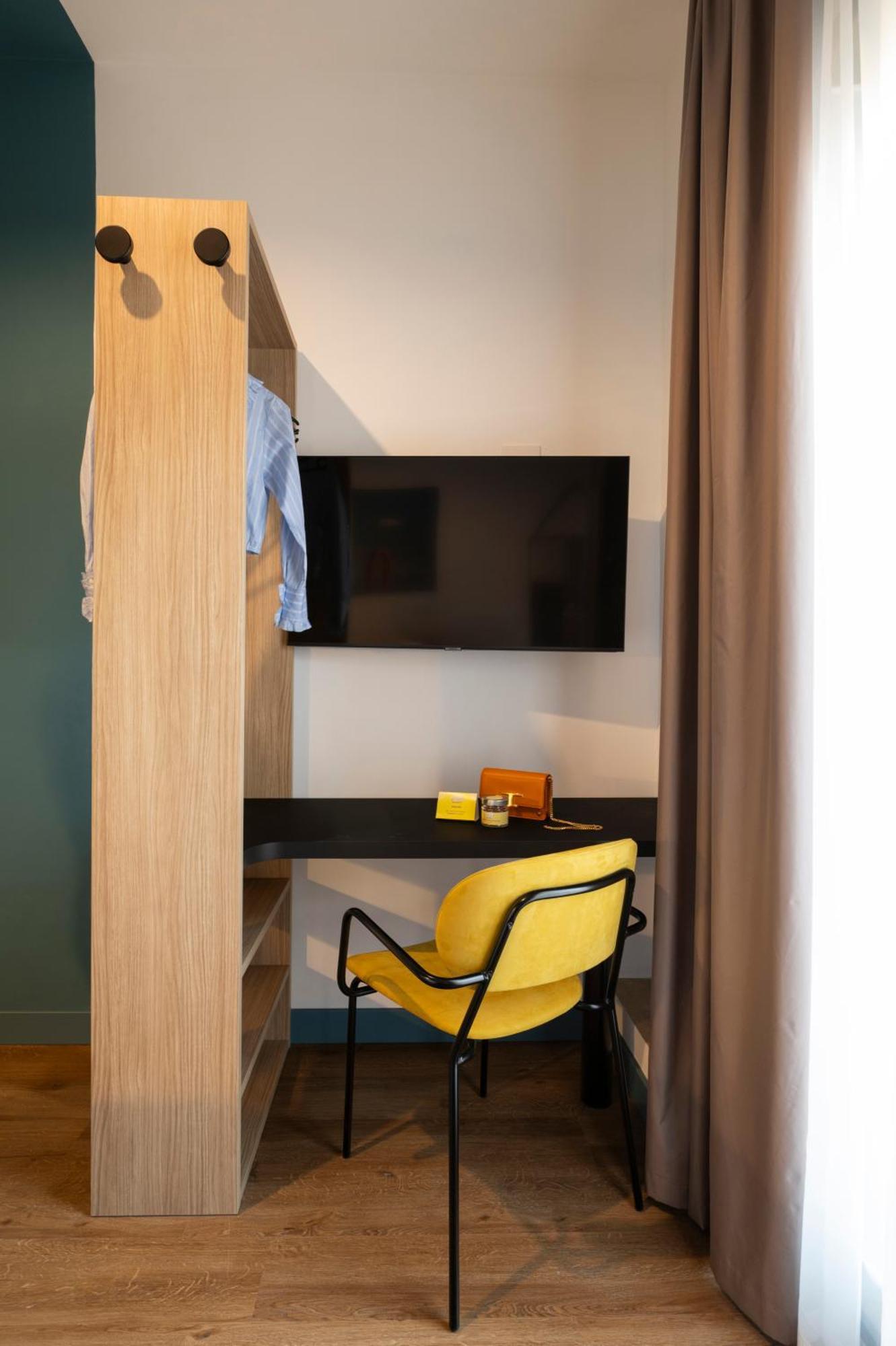 Rome Ciampino Smart Hotel エクステリア 写真